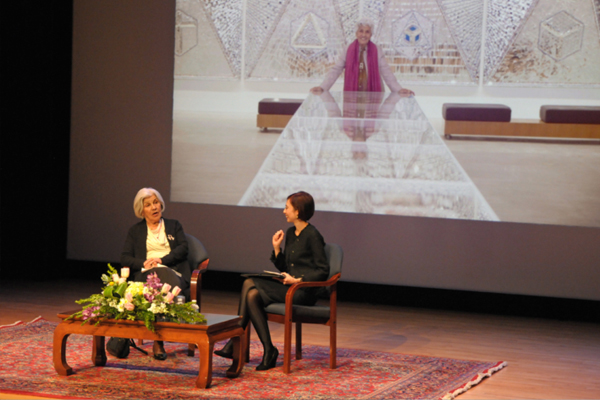 <center>Monir Shahroudy Farmanfarmaian in conversation with Melissa Chiu.<br> 
ACAW Signature Event at Asia Society<br>
ACAW 2011 
</center>