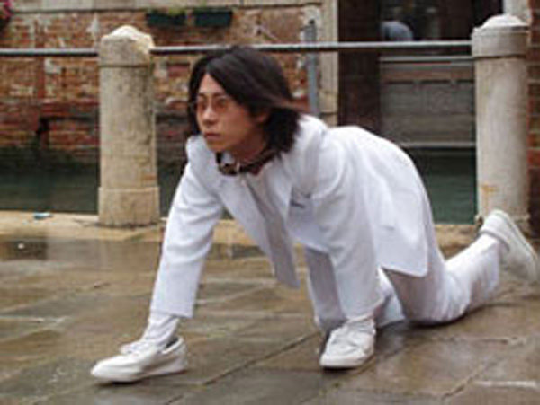 Frank Fu
<br><em>A companionship between the art event and the artist</em>, from <em>I Love Venice and Venice Biennale Loves Me</em> series, 2007
<br>Performance
<br>ACAW 2008