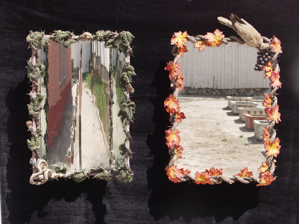 Saken Narynov
<br><em>Mirrors</em>
<br>Metal, plexiglass