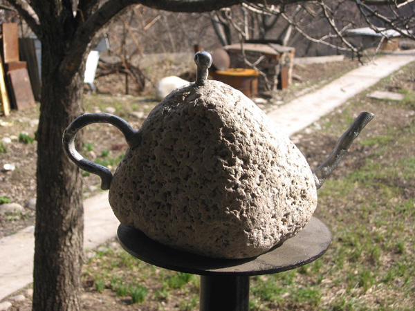 Viktor Vorobyev & Yelena Vorobyeva
<br><em>Tea Pot</em>
<br>Sculpture
<br>Stone, metal