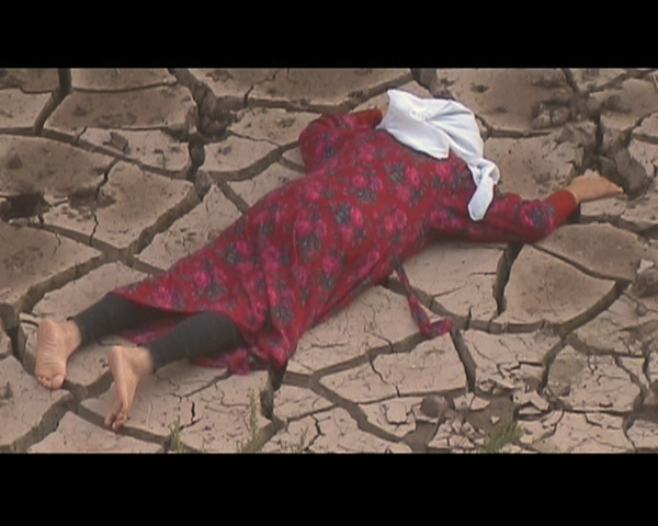 Muratbek Djumaliev & Gulnara Kasmalieva
<br><em>Sham</em>, 2004
<br>Single-channel video
<br>Run time: 3:40