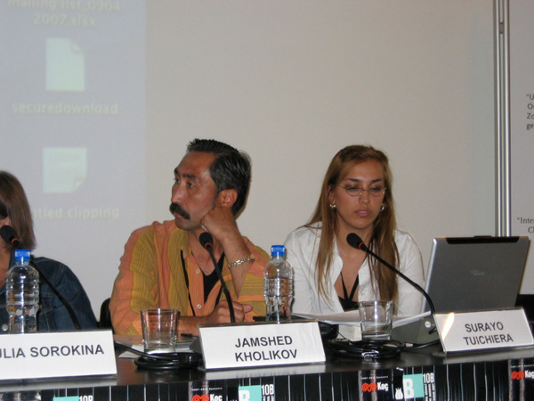 <em>International Discourse vs. Local Vibrancy</em>
<br>Panel Discussion
<br>10th International Istanbul Biennial, 2007